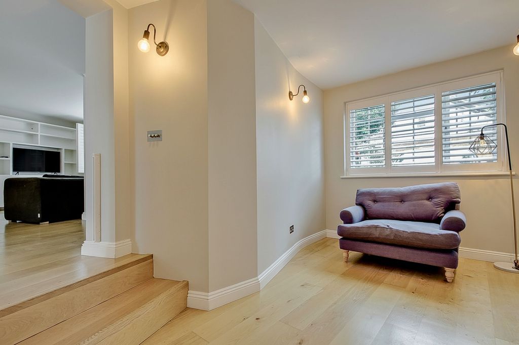 Property photo 3 of 23