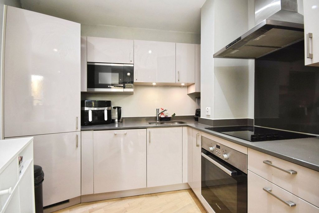 Property photo 3 of 13 Kitchen