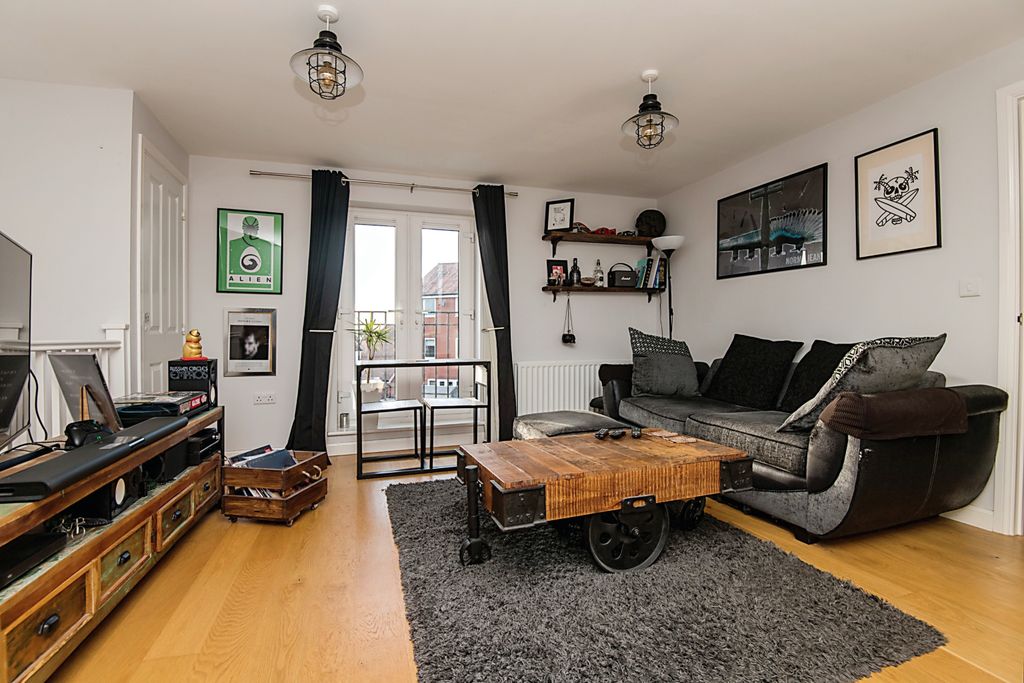 Property photo 3 of 6