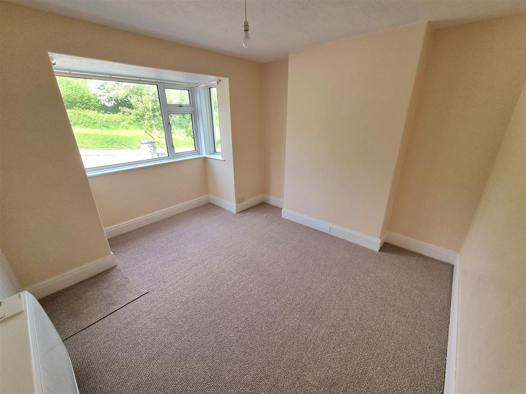 Property photo 3 of 18 Sitting Room.Jpg