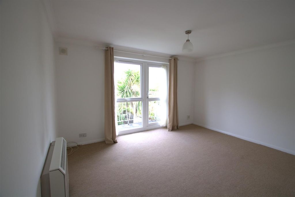 Property photo 2 of 10 Living Room.Jpg