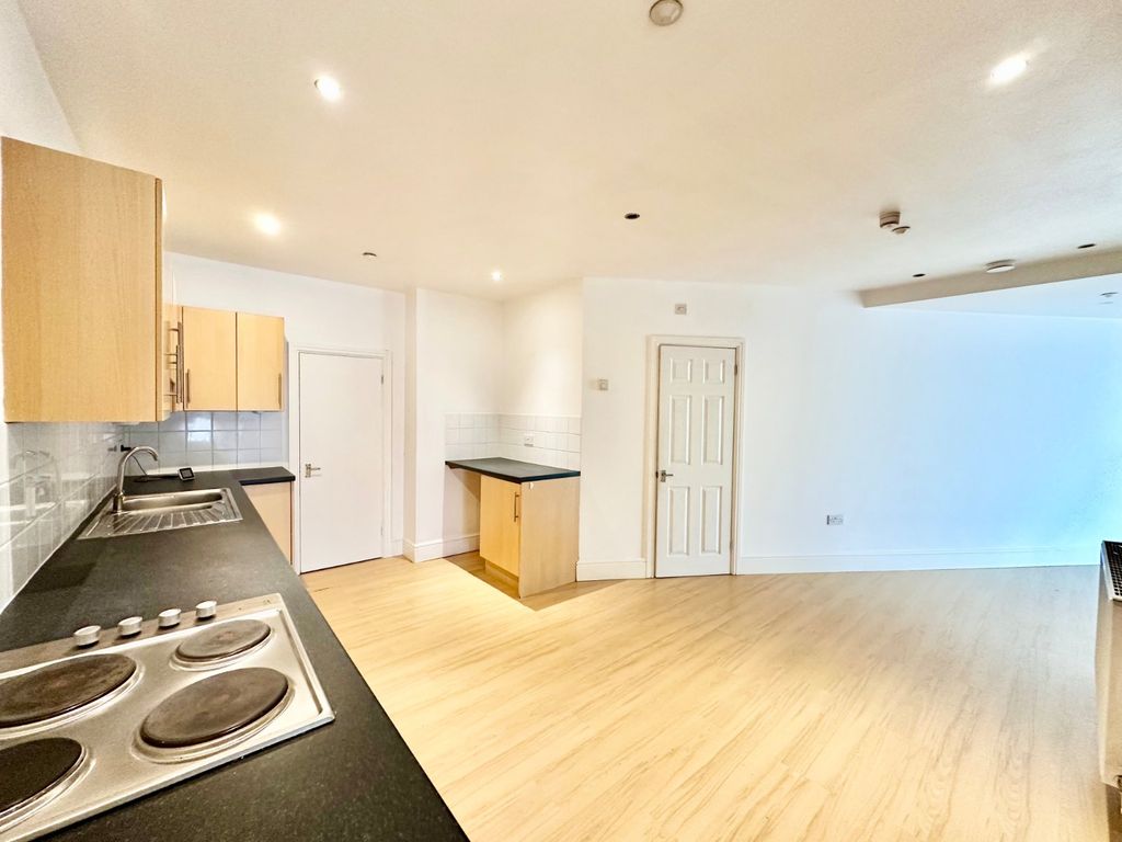 Property photo 2 of 10 Picture No. 20