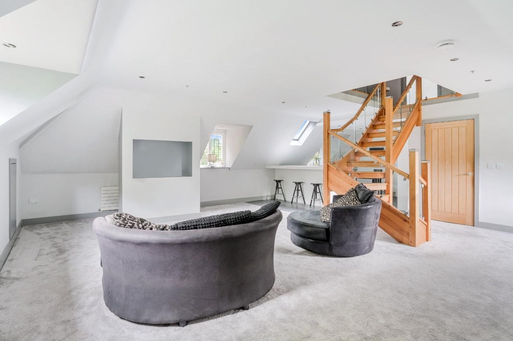 Property photo 2 of 15 Oakdene (10).Jpg