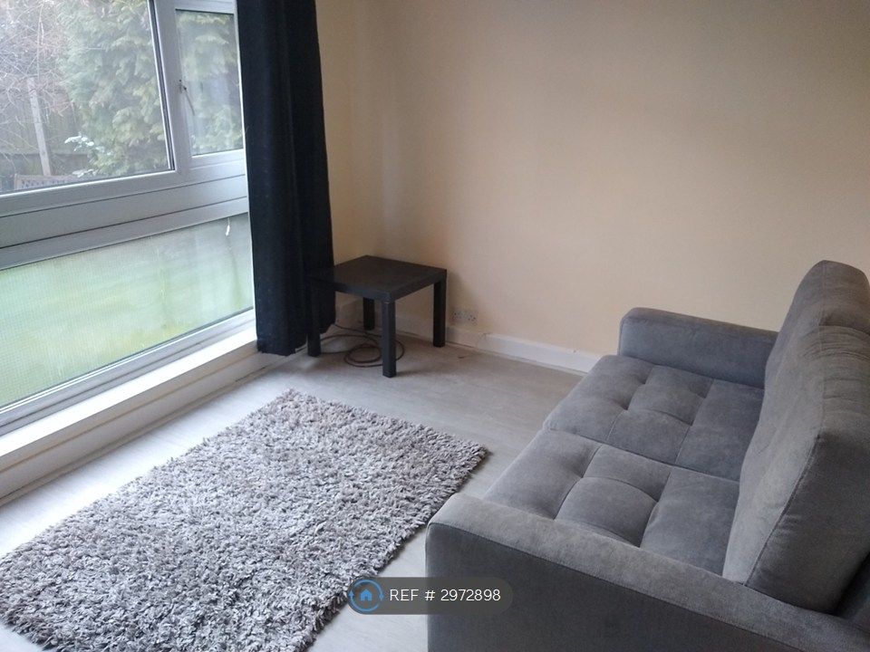 Property photo 1 of 5 Living Room