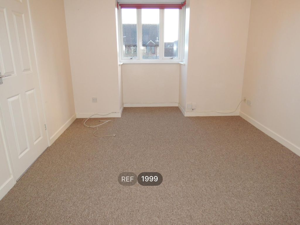 Property photo 2 of 6 Living Room