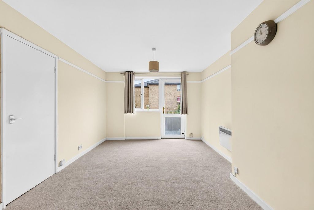 Property photo 2 of 13 16.Jpg