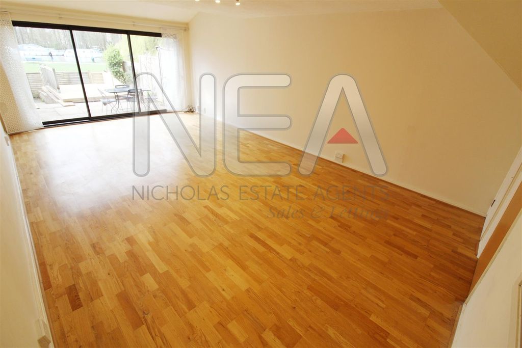 Property photo 3 of 14 Lounge/Dining Room