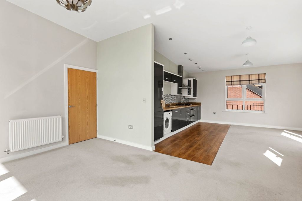 Property photo 3 of 12