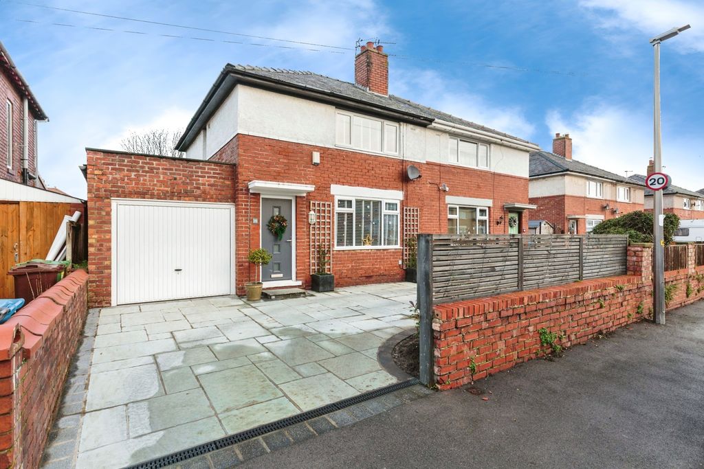 Property photo 1 of 20 Pbox-Img.Jpg