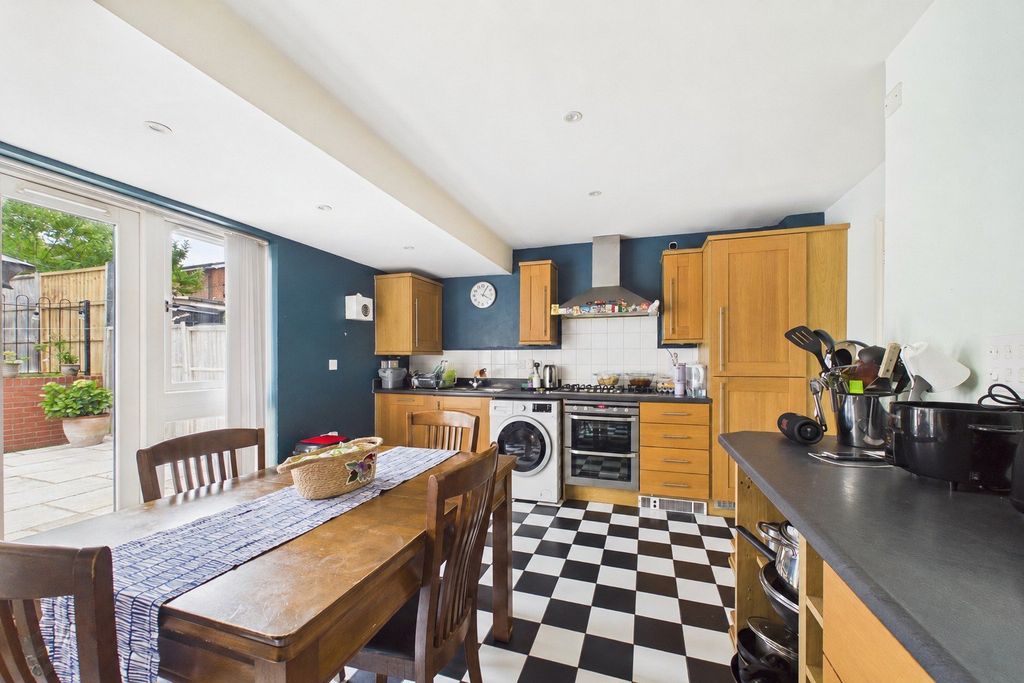 Property photo 2 of 11 Picture No. 19