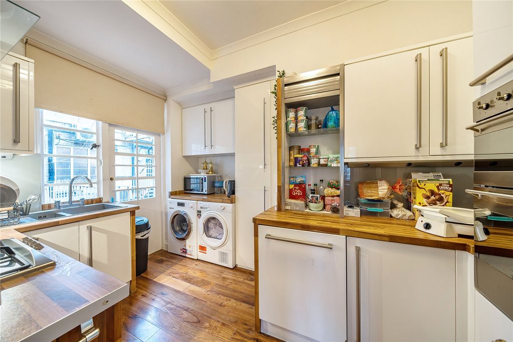 Property photo 3 of 16 Kitchen