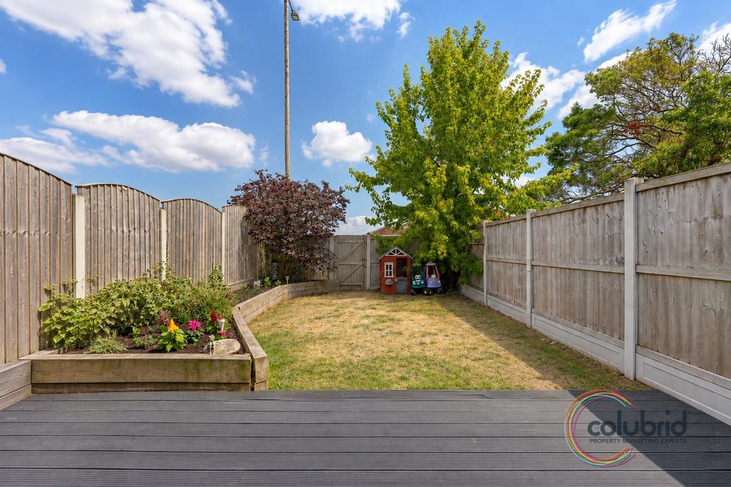 Property photo 2 of 20