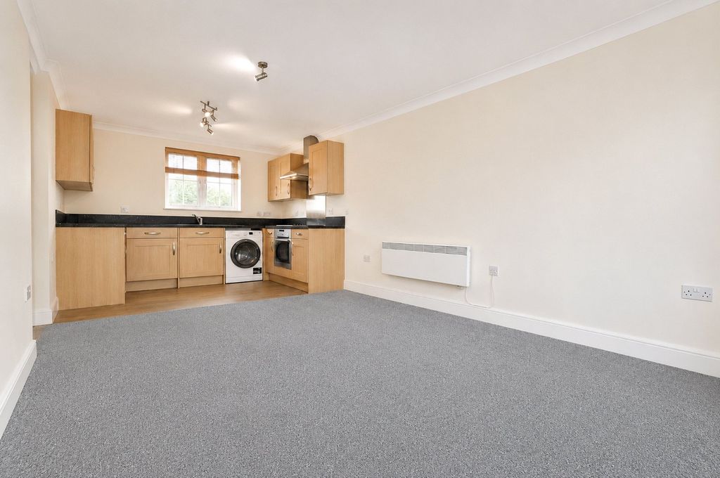 Property photo 3 of 8 Picture No. 20