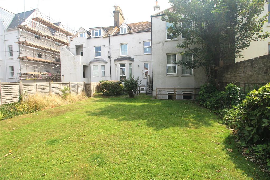 Property photo 3 of 3 Communal Garden Pic 2.Jpg