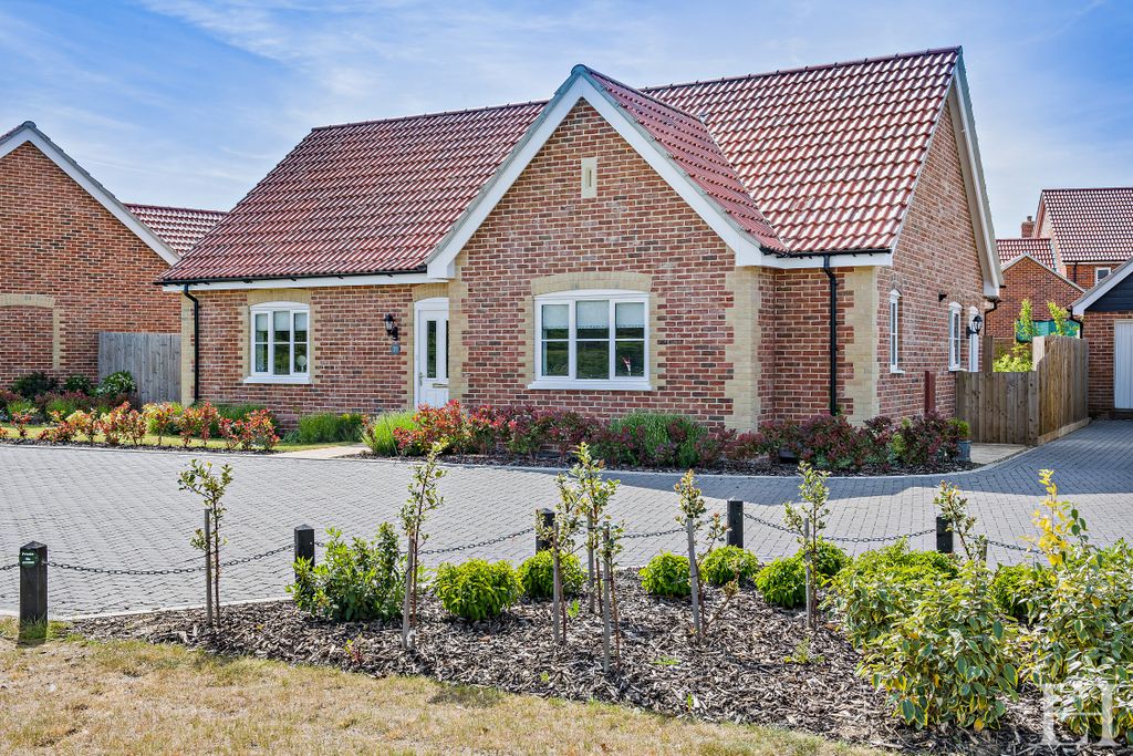 Property photo 1 of 30 8648366-Exteriorwm10-V2-800