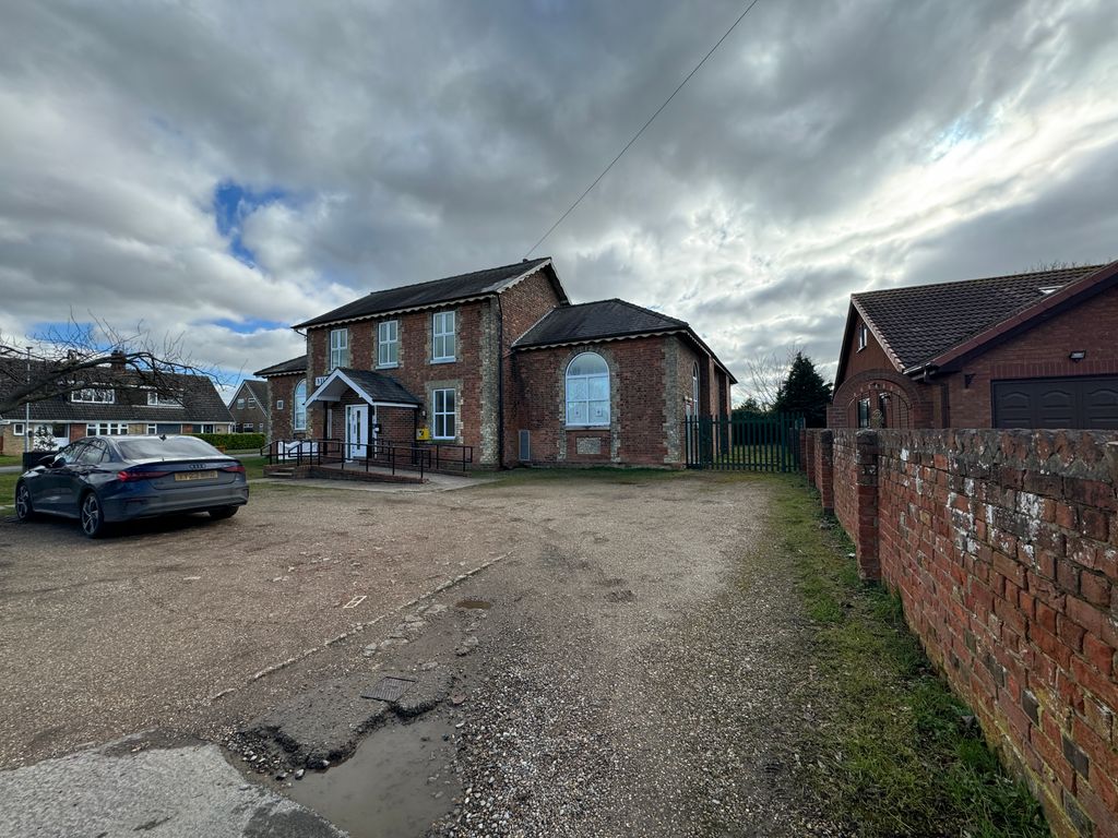 Property photo 1 of 18