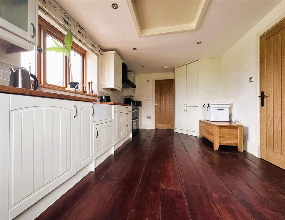 Property photo 2 of 13 Kitchen
