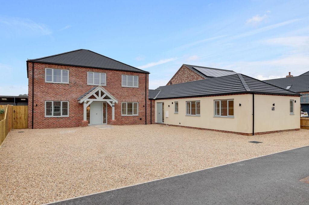 Property photo 1 of 44
