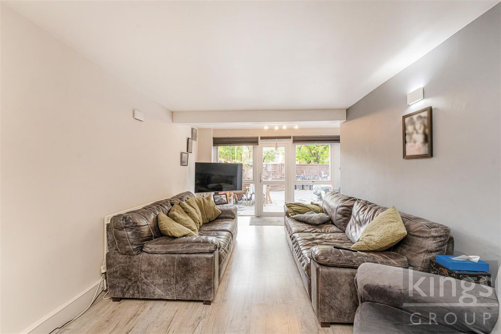 Property photo 3 of 17