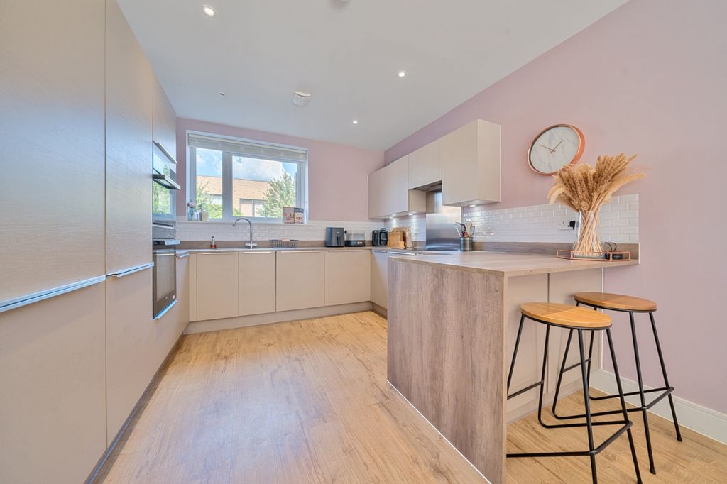 Property photo 2 of 21 Reception