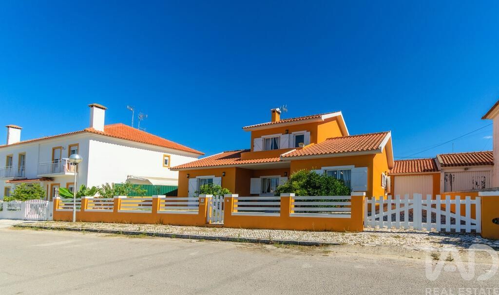 Property photo 2 of 39
