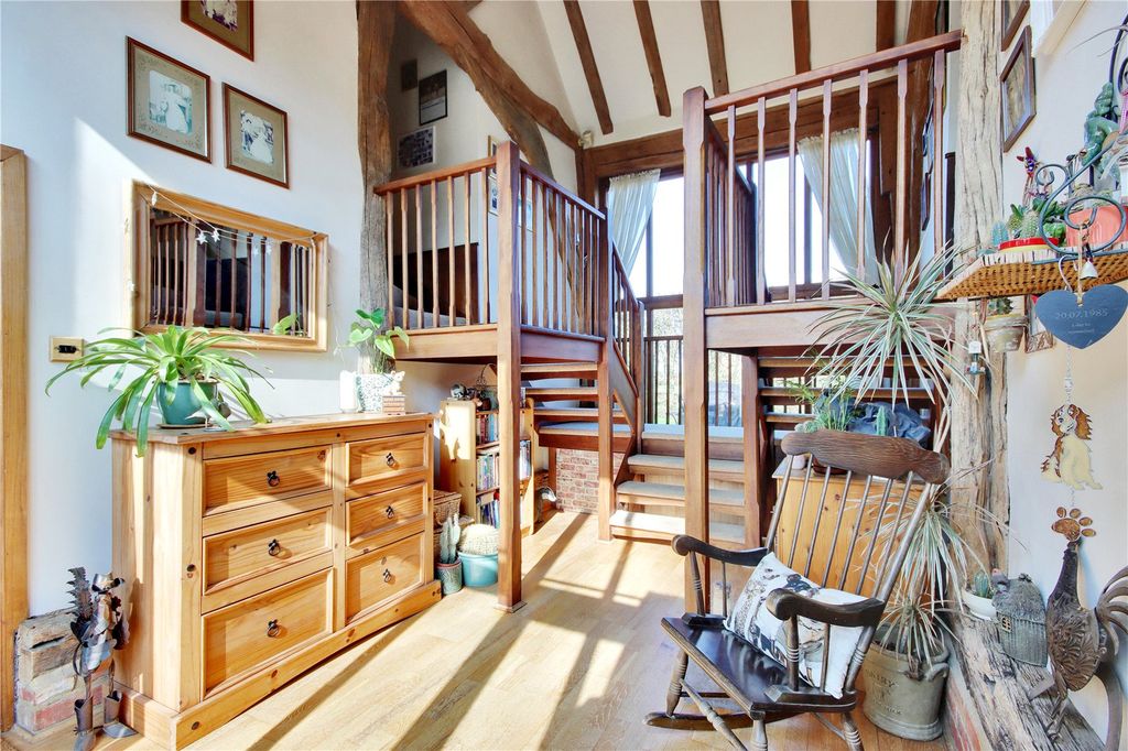 Property photo 2 of 14 Entrance Hallway