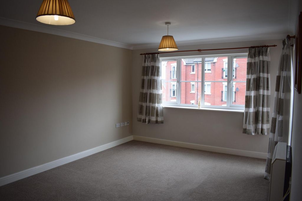 Property photo 3 of 14 Living Room