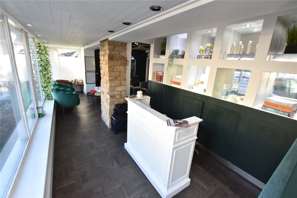 Property photo 3 of 9 Picture No. 04