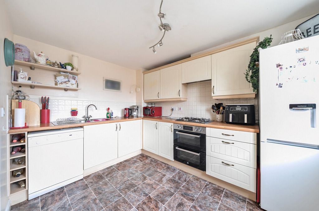 Property photo 3 of 19 1267421 (5)