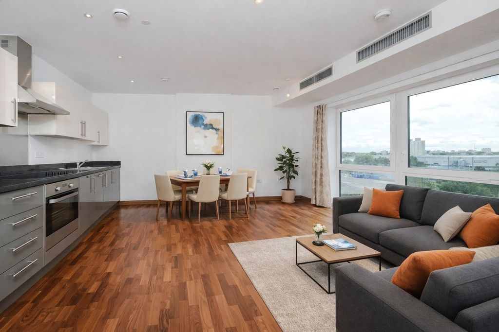 Property photo 2 of 11 Picture No. 19