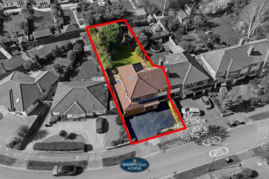 Property photo 2 of 49 50 Merynton Avenue (4 Of 57).Jpg