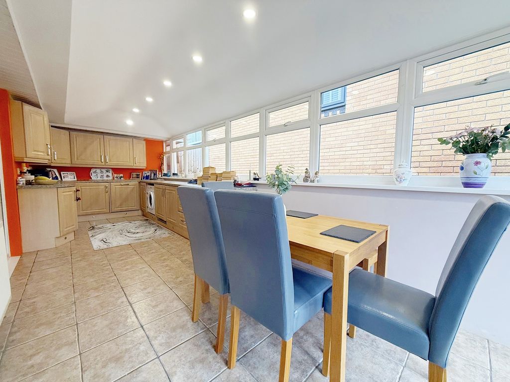 Property photo 2 of 30 Breakfast Room