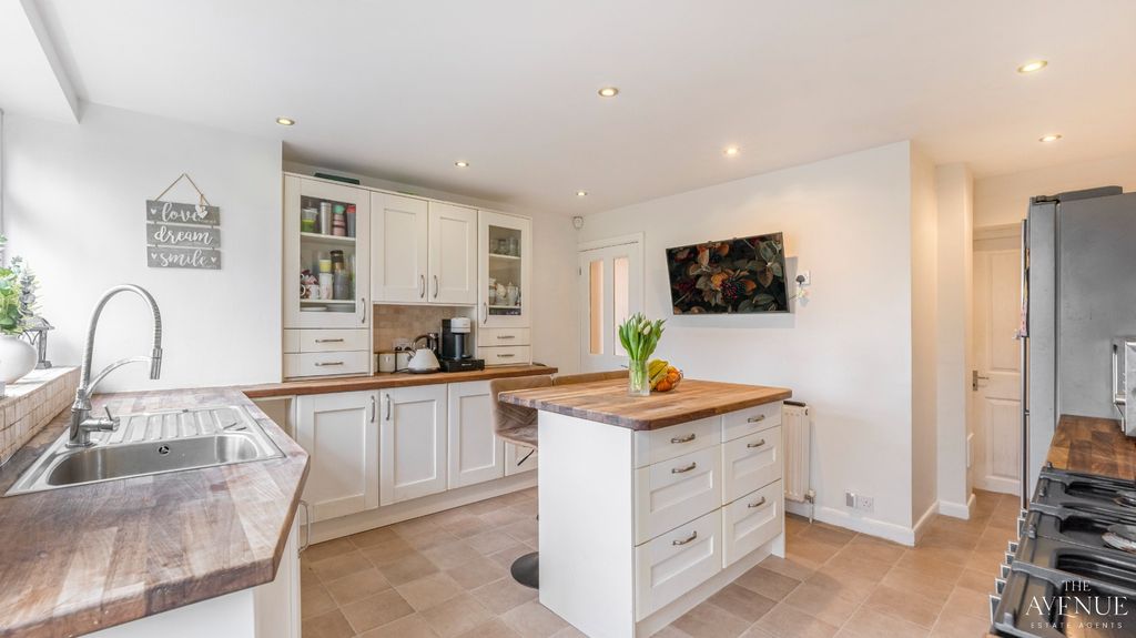 Property photo 3 of 45 4387167