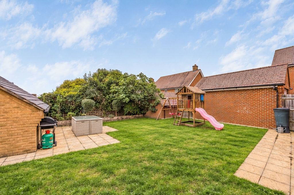 Property photo 3 of 29 Photo 26