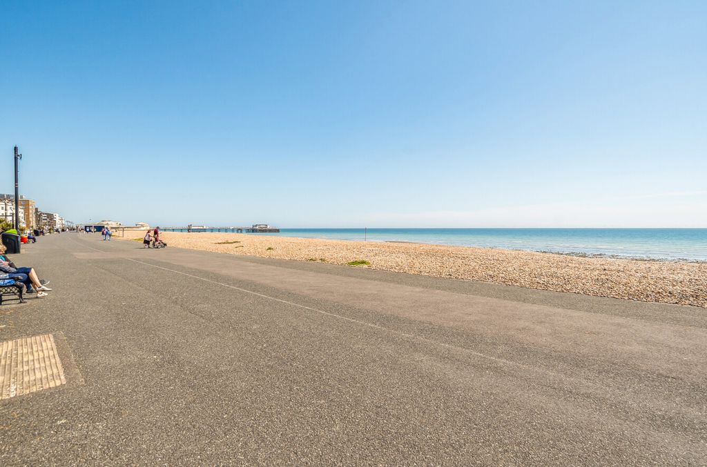 Property photo 1 of 10 External