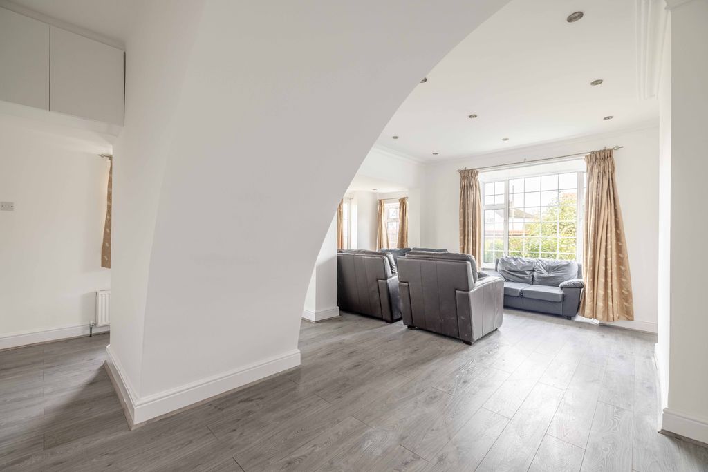 Property photo 3 of 17 211rd (10 Of 23)