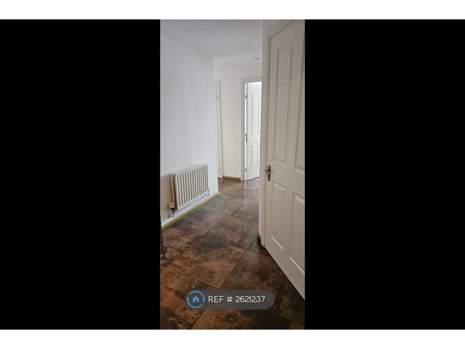 Property photo 2 of 28