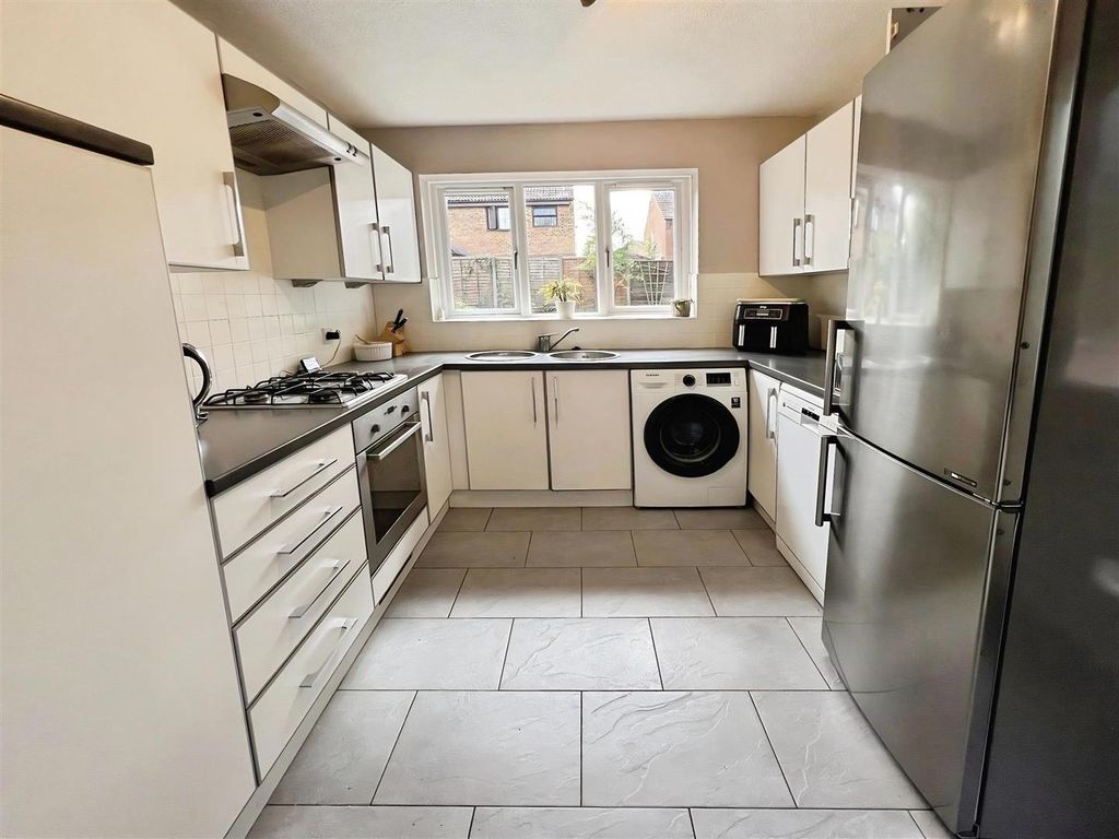 Property photo 2 of 15 Kitchen