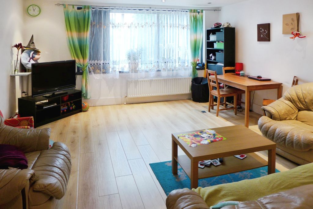 Property photo 3 of 7