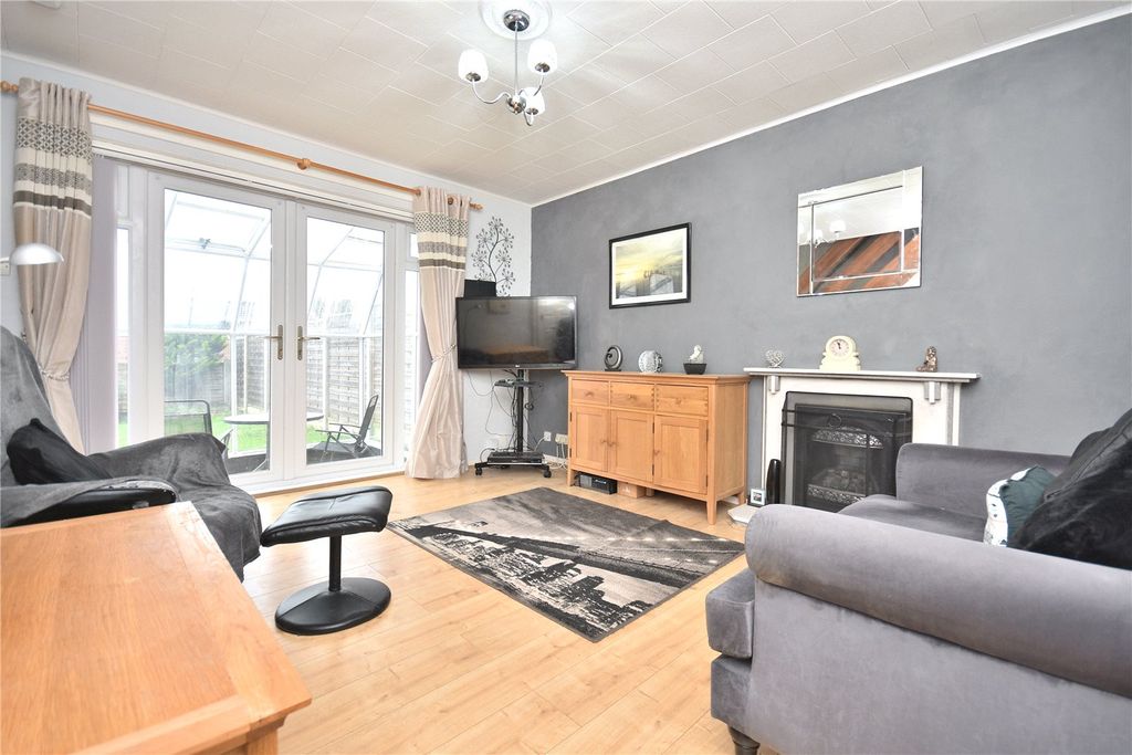 Property photo 2 of 15 Picture No. 04