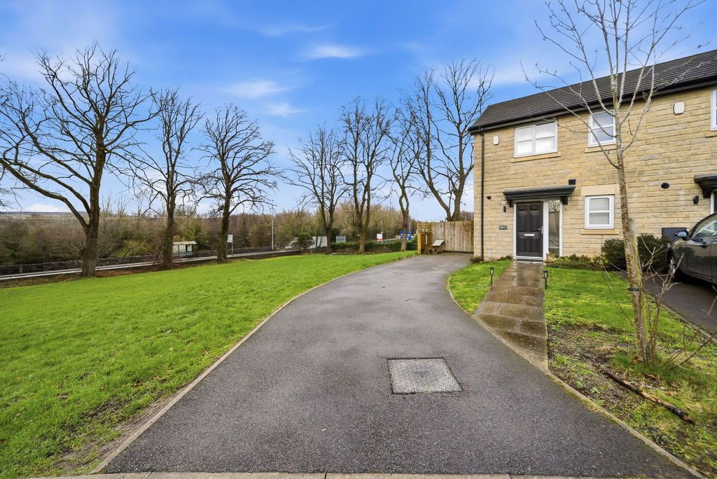 Property photo 1 of 28