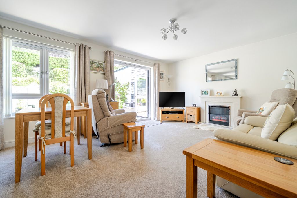 Property photo 3 of 14 1-6A70Bc8A81A86-1...