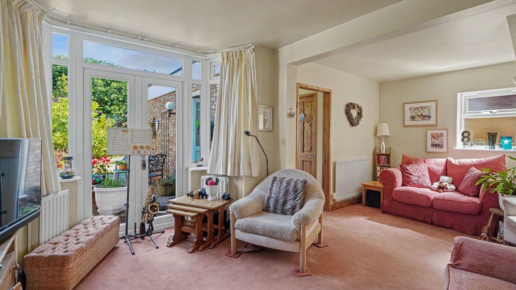 Property photo 3 of 28