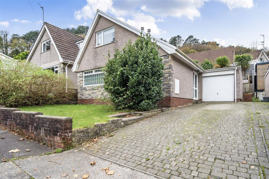 Property photo 1 of 23