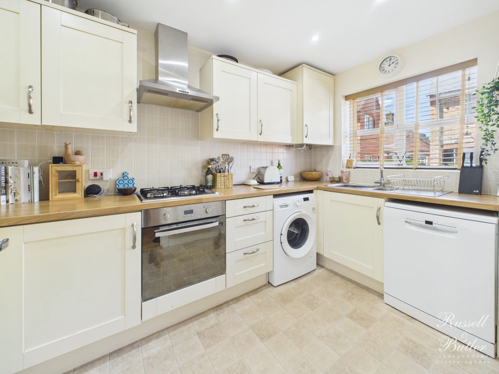 Property photo 2 of 13 Cam02127G0-Pr0457-Still001
