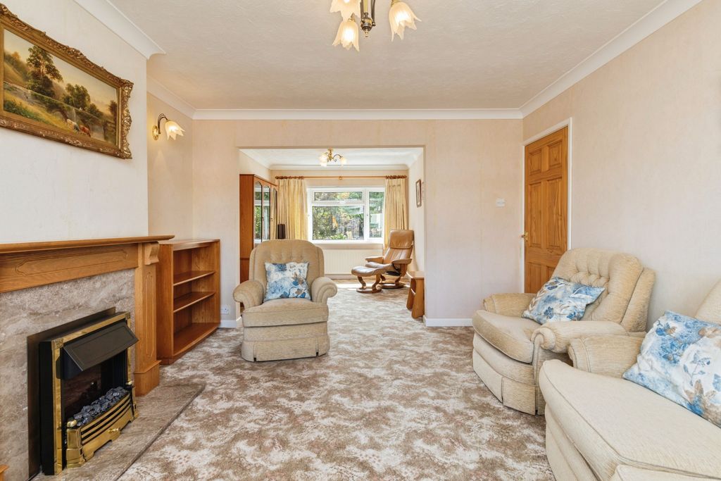 Property photo 3 of 18