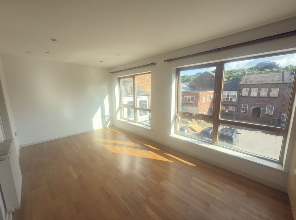 Property photo 2 of 7 Living Room1