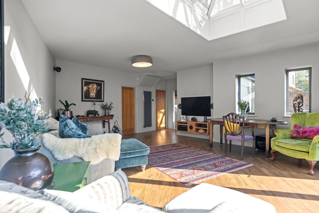 Property photo 3 of 20