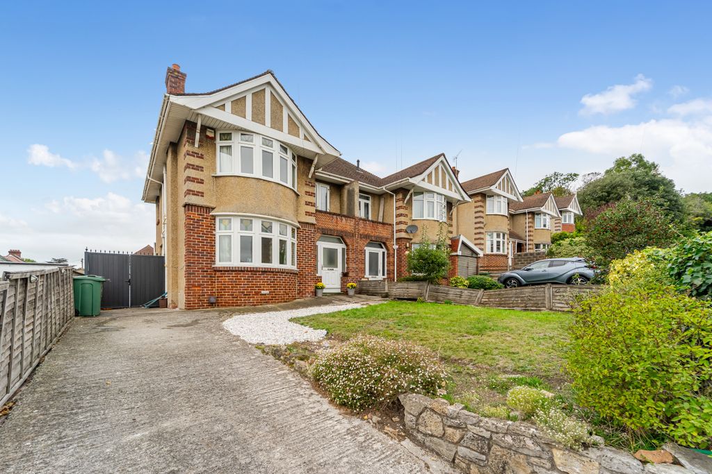 Property photo 1 of 23 3 Bed Semi-Detached House For Sale