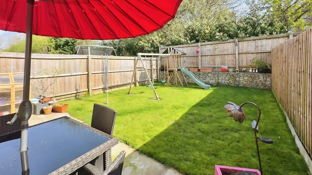 Property photo 2 of 31